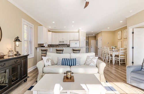 St. James Condo | Gorgeous Views of the St James Marina from this 1st Floor Dog Friendly Condo