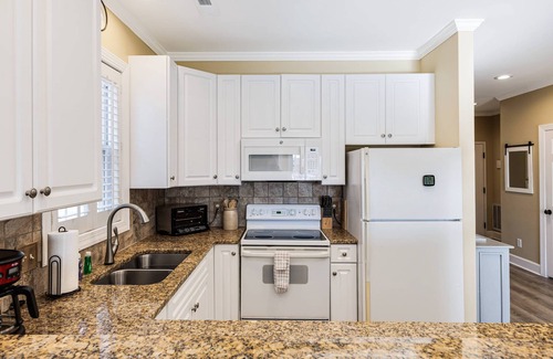 St. James Condo | Gorgeous Views of the St James Marina from this 1st Floor Dog Friendly Condo
