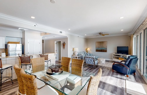 Sandestin Condo | Gorgeous waterfront escape with amazing views, pools, mini-golf, & a gym