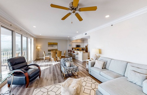 Sandestin Condo | Gorgeous waterfront escape with amazing views, pools, mini-golf, & a gym