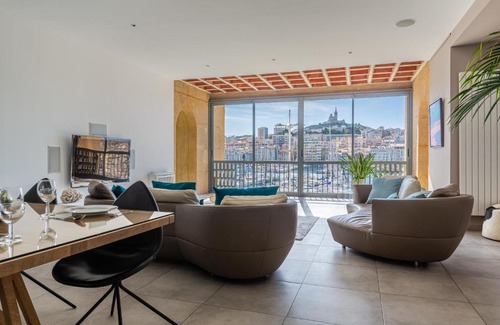 Hotel-de-Ville Apartment | Gorgeous Waterfront Apt Old Port Resort Marseille Luxury 180m2 3 bdrm