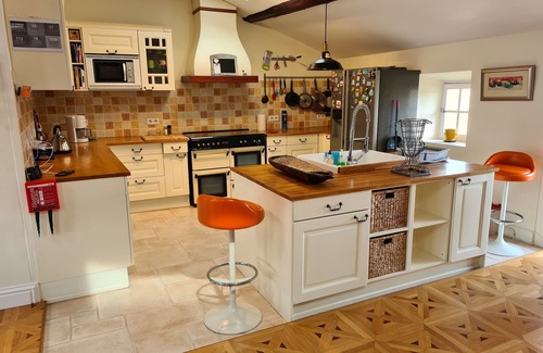 Cessenon-sur-Orb House | Gorgeous winemaker's house with stunning roof terrace