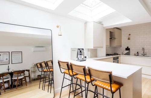 Fulham House | Gorgeously designed Fulham Apartment