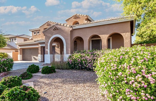 Pinal County House | ⚡️Gorgeously remodeled property with fantastic heated pool!!