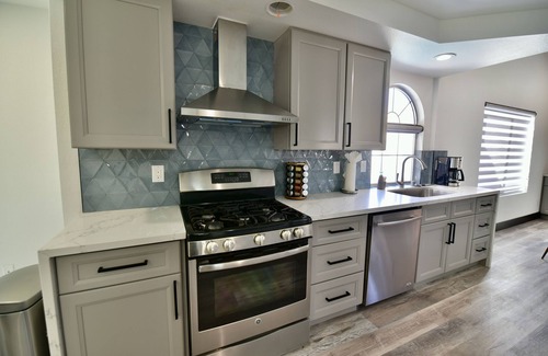 Whitney Ranch House | Gorgeously Remodeled home, Outdoor Oasis w/Pool/Hot tub, 10min from Strip