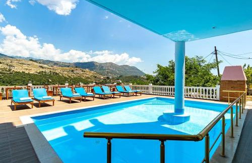 Himare Apartment | Goro's Villa 8 - Pool, Parking