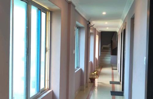 Ayodhya Hotel | Goroomgo Ashoka Aashram Homestay Ayodhya Near Ram Janam Bhoomi 500m - Excellent Service Recommended