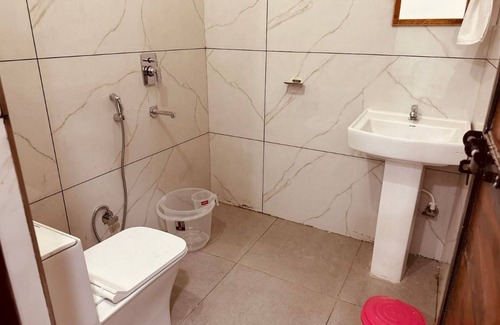 Shivanandi Hotel | Goroomgo Bhanu Palace Rudraprayag