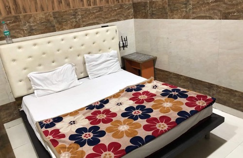 Hisar Hotel | Goroomgo Gaurav Regency Hisar