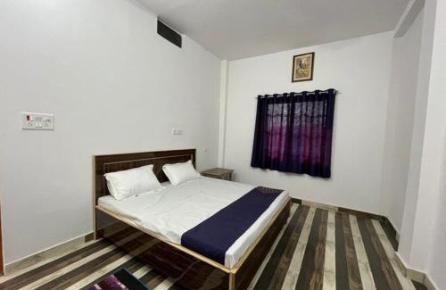 Sarnath Hotel | Goroomgo Hotel Kashi Nest Varanasi - A Peacefull Stay & Parking Facilities