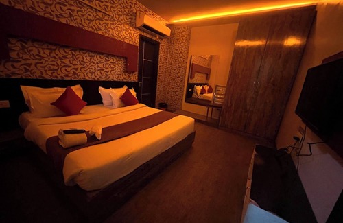 Pitampura Hotel | Goroomgo Hotel Park View Delhi