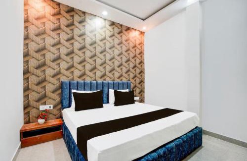 Varanasi Hotel | Goroomgo Hotel Sidhi Vinayak Inn -Enjoy free Wifi - free Parking And Housekeeping Facilities- Restaurent Available