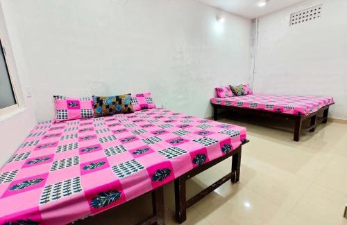 Puri Hotel | Goroomgo Hotel Star Lodge-Near Temple-Best Choice of Travellers