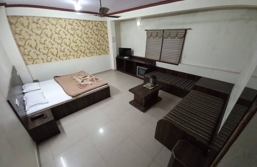 Pachmarhi Hotel | Goroomgo Jain Residency Madhya Pradesh