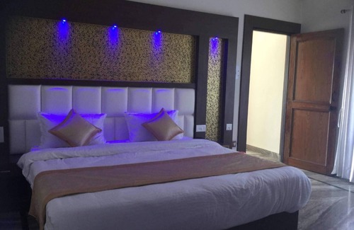 Amritpur Hotel | Goroomgo Kavyansh Villa Bhimtal