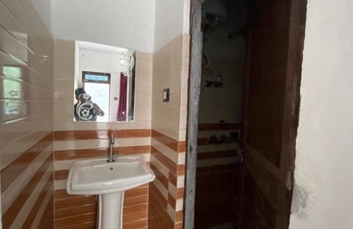 Sitapur Hotel | Goroomgo New Shiv Shakti Rudraprayag