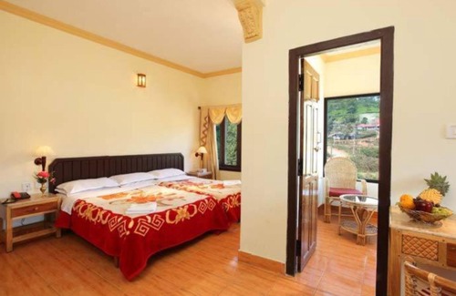 Moolakadai Hotel | Goroomgo Poopada Resort Kerala