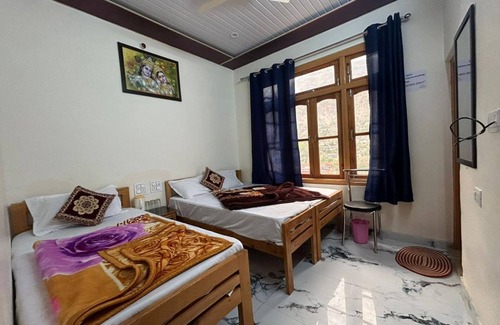Uttarkashi Hotel | Goroomgo Royal Sainik mando