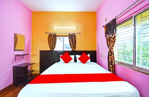 Sector II Hotel | Goroomgo Salt Lake Palace Kolkata - Fully Air Conditioned & Parking Facilities