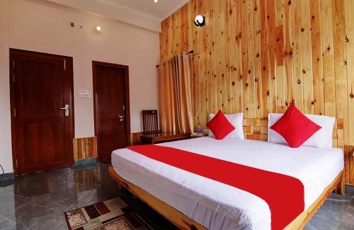 Bhimtal Hotel | Goroomgo Wooden Umbrella Bhimtal - Natural landscape Mountain View