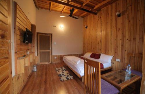 Bhimtal Hotel | Goroomgo Wooden Umbrella Bhimtal - Natural landscape Mountain View