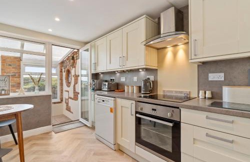Penally House | Gorse Cottage - Sea Views Village Centre