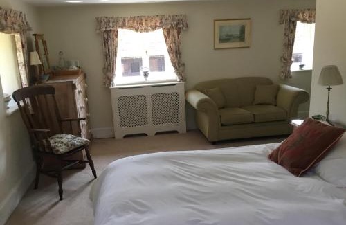 Sturminster Newton Bed & Breakfast | Gorse Farm House B&B