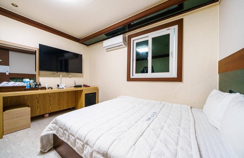 Pokkol Hotel | Goseong Woodeung