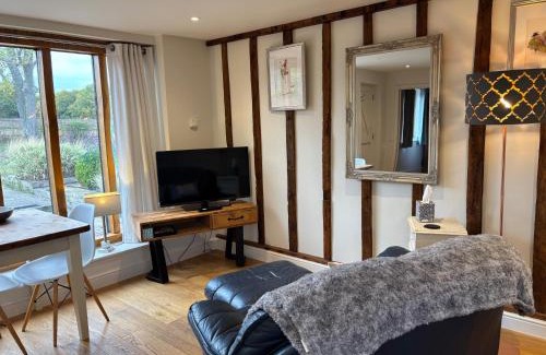 Halstead House | Gosfield Cartlodge Retreat