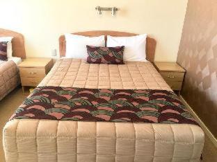 West Gosford Hotel | Gosford Palms Motor Inn