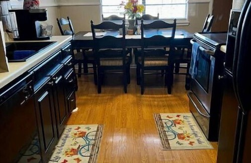 Lubbock House | Goshen Cool Place - 3BR/2BA & a Ping Pong table