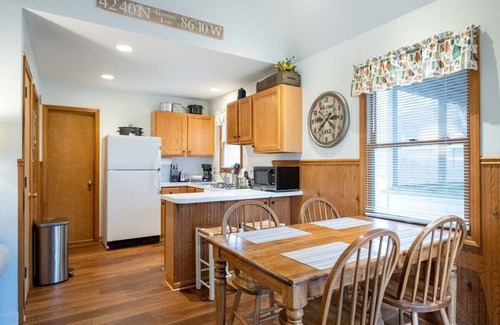 Saugatuck Cottage | Goshorn Lake Resort Cottage #16