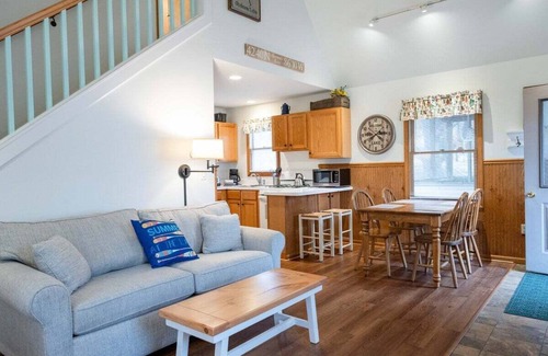Saugatuck Cottage | Goshorn Lake Resort Cottage #16