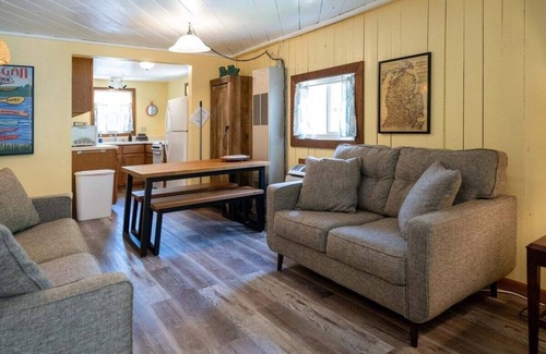Saugatuck Cottage | Goshorn Lake Resort Cottage #7