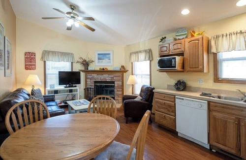Saugatuck Cottage | Goshorn Lake Resort Cottage #9