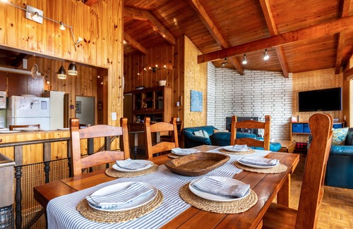 Langley Cabin | Goss Lake Getaway by AvantStay | Lakefront Escape