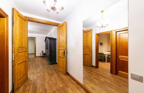 Centrs Apartment | Gourmet Storie's AP 68sqm Renovated Free parking