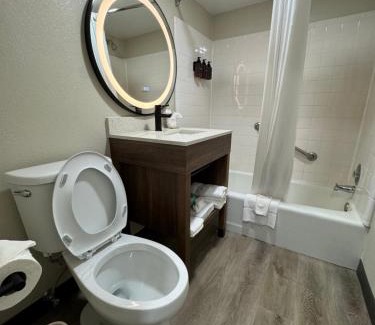Falls Church Hotel | Governor House Inn Arlington/Falls Church