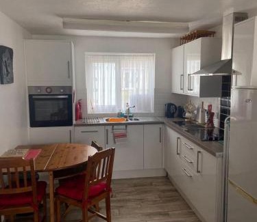 Scurlage House | Gower Cottage