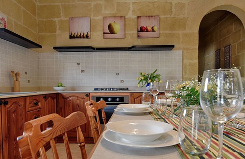 Victoria House | Gozo Inn Vitoria self catered sleeps 8 with private pool