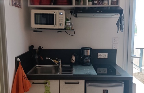 Hillion Apartment | GR34, STUDIO "ESTRELLA", COSY LITTLE COCOON