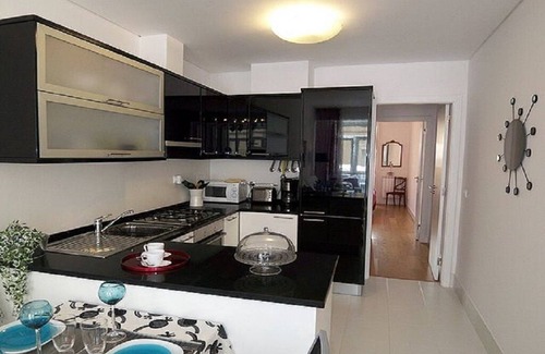 Lisbon Old Town Apartment | Graça Terrace