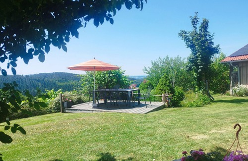 Grainet Apartment | ‘Grabmeier - Nummer 1’ holiday flat with mountain views, private terrace and Wi-Fi