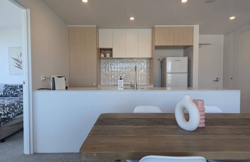 Phillip Apartment | "Grace" 2B2B Modern Apartment in Woden