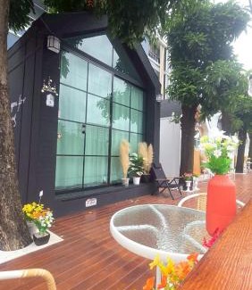 Lat Krabang Hotel | Grace Riverfront