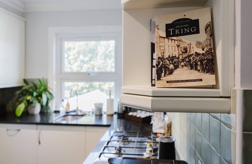 Tring House | Grace`s Guesthouse 68a