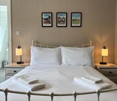 Tring House | Grace's Guesthouse Room 1