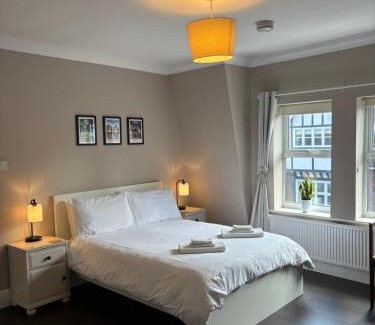 Tring House | Grace's Guesthouse Room 2