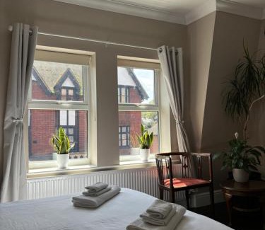 Tring House | Grace's Guesthouse Room 2