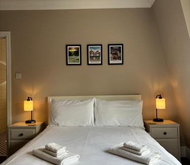 Tring House | Grace's Guesthouse Room 2